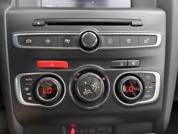 Photo 17 of 30 of VF7NXBHZMGY512722 DS DS 4 Crossback 1.6 BlueHDi Chic