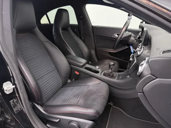 Mercedes-Benz CLA-Klasse 180 Ambition AMG