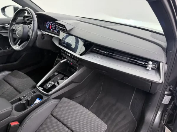 Photo 18 of 25 of WAUZZZGY5NA052218 Audi A3 Sportback 30 TFSI DSG S-Line