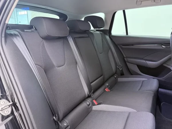 Skoda Octavia Combi 1.5 e-TSI Business Edition