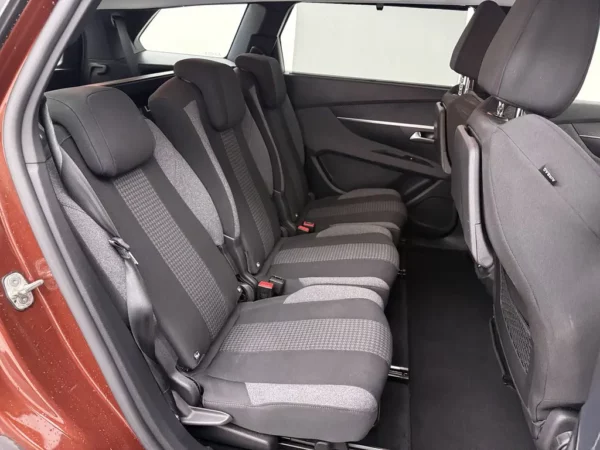 Photo 18 of 26 of VF3MRHNSMNS054481 Peugeot 5008 1.2 PureTech Active Pack 7p.