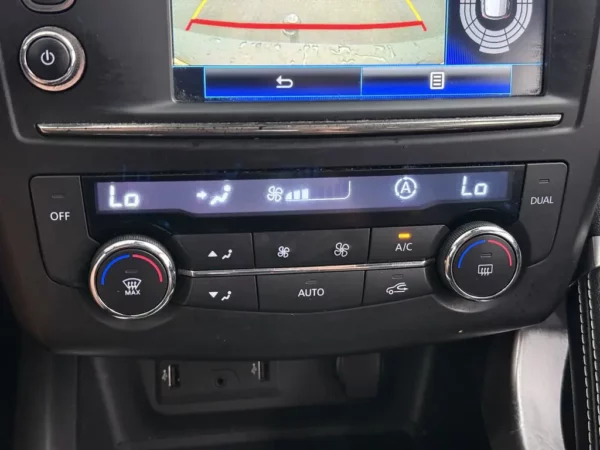 Photo 18 of 31 of VF1RFE00859824686 Renault Kadjar 1.2 TCe Bose