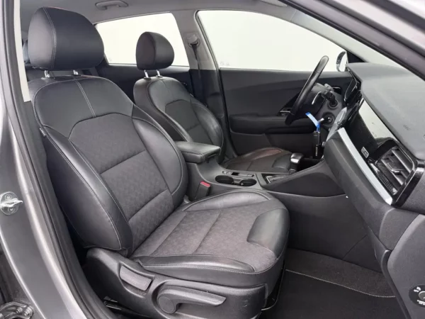 Photo 19 of 25 of KNACC81CGN5515549 Kia Niro 1.6 GDi Hybrid DynamicLine (5-drs