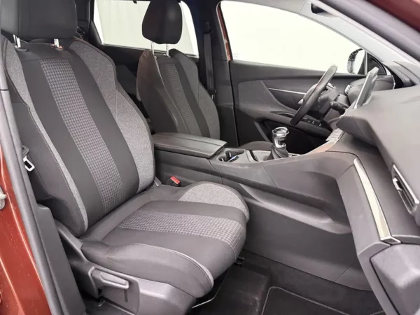 Photo 20 of 26 of VF3MRHNSMNS054481 Peugeot 5008 1.2 PureTech Active Pack 7p.