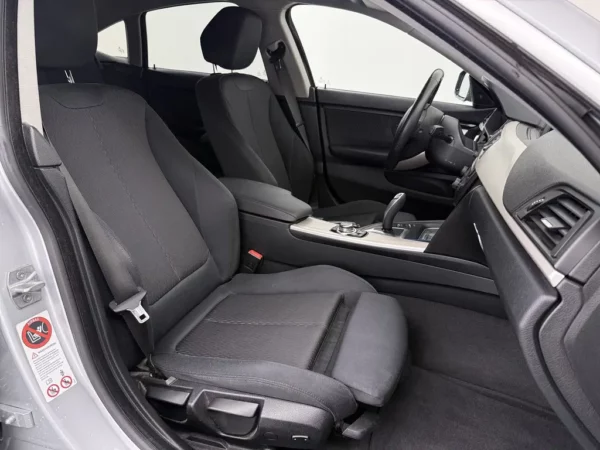 Photo 21 of 26 of WBA4A11010D401789 BMW 4 Serie Gran Coupé 420i Aut. Executive