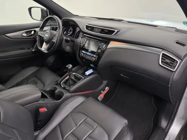 Nissan QASHQAI 1.3 DIG-T Tekna +