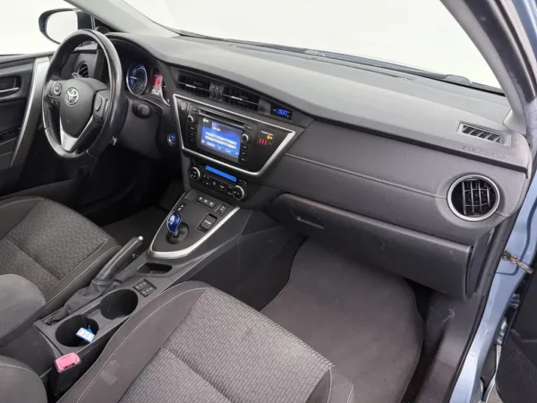 Toyota Auris Touring Sports 1.8 Hybrid Lease