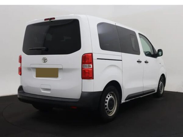 Toyota Proace Shuttle 1.5 D-4D Cool Comfort Compact 9p.