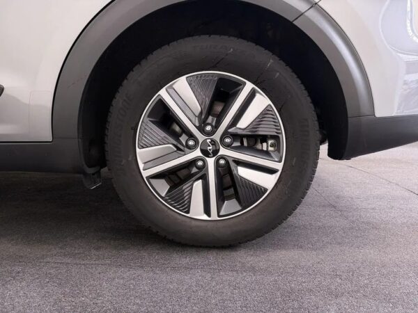 Photo 4 of 25 of KNACC81CGN5515549 Kia Niro 1.6 GDi Hybrid DynamicLine (5-drs
