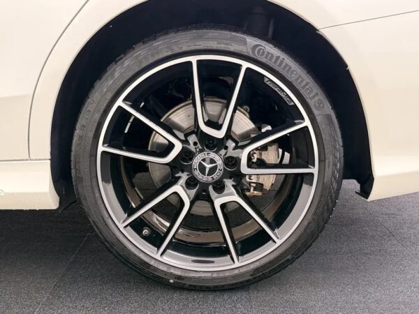Photo 4 of 33 of WDD2052781F718717 Mercedes-Benz C-Klasse Estate 200 4MATIC Premium Plus AMG