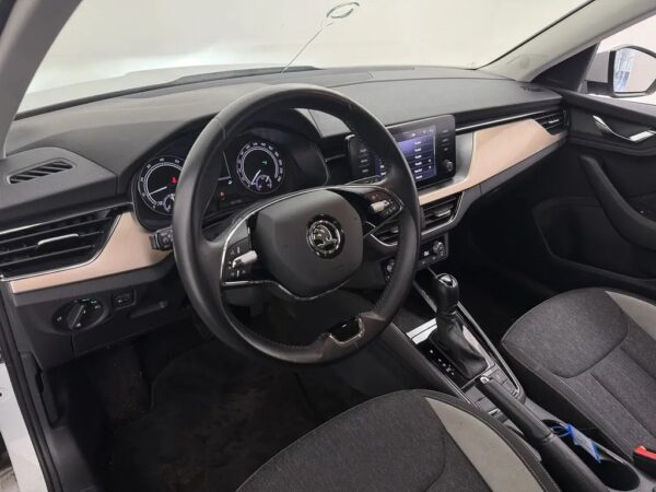 Photo 5 of 22 of TMBGK6NW1M3080096 Skoda Kamiq 1.5 TSI ACT Aut.