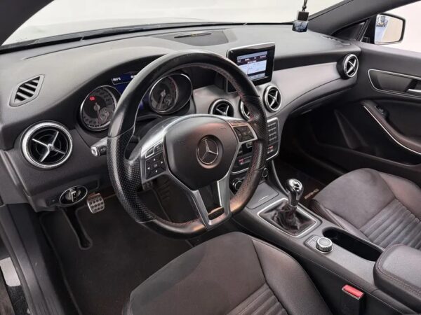 Mercedes-Benz CLA-Klasse 180 Ambition AMG