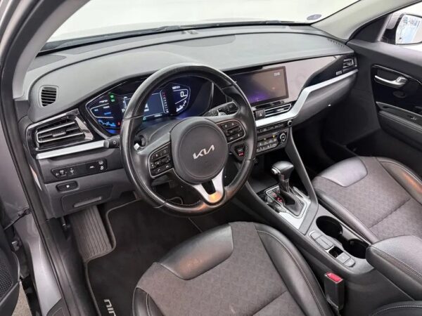 Photo 5 of 25 of KNACC81CGN5515549 Kia Niro 1.6 GDi Hybrid DynamicLine (5-drs