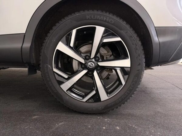 Nissan QASHQAI 1.3 DIG-T Tekna +
