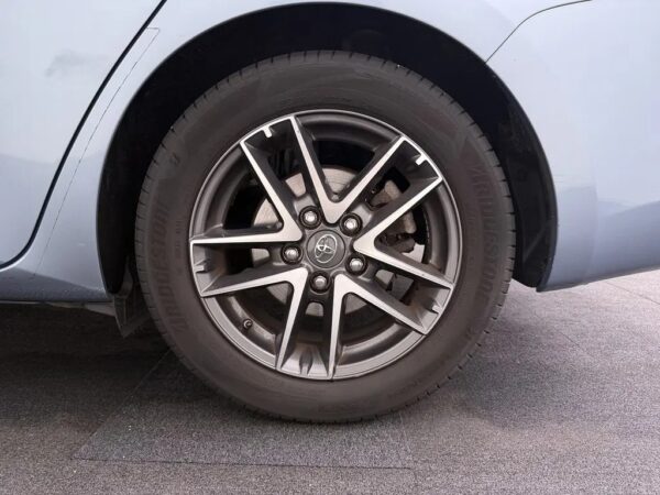 Toyota Auris Touring Sports 1.8 Hybrid Lease