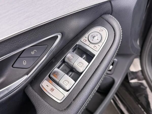 Mercedes-Benz C-Klasse 180 AMG Sport Edition