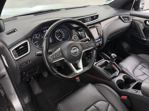 Nissan QASHQAI 1.3 DIG-T Tekna +