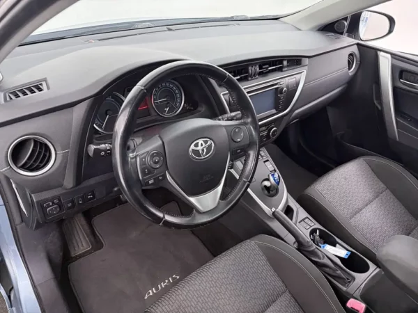 Toyota Auris Touring Sports 1.8 Hybrid Lease