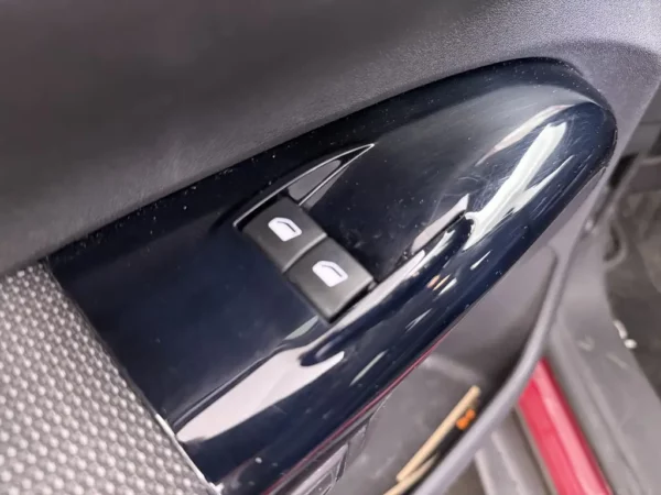 Photo 7 of 23 of VF70PHMZBHE528523 Citroen C4 Cactus 1.2 AUT. PureTech Feel