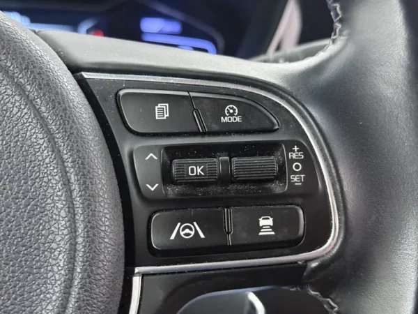 Photo 8 of 25 of KNACC81CGN5515549 Kia Niro 1.6 GDi Hybrid DynamicLine (5-drs