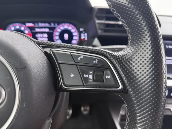 Photo 8 of 25 of WAUZZZGY5NA052218 Audi A3 Sportback 30 TFSI DSG S-Line