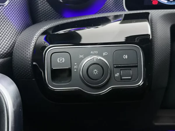Mercedes-Benz A-Klasse 220 Aut. Premium