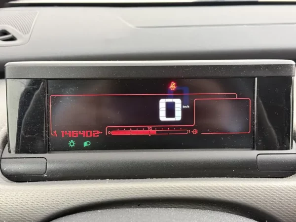 Photo 9 of 23 of VF70PHMZBHE543564 Citroen C4 Cactus 1.2 PureTech Feel