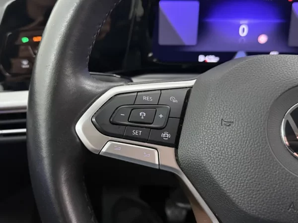 Photo 10 of 23 of WVWZZZCDZMW510352 Volkswagen Golf Variant 1.0 TSI Life LED