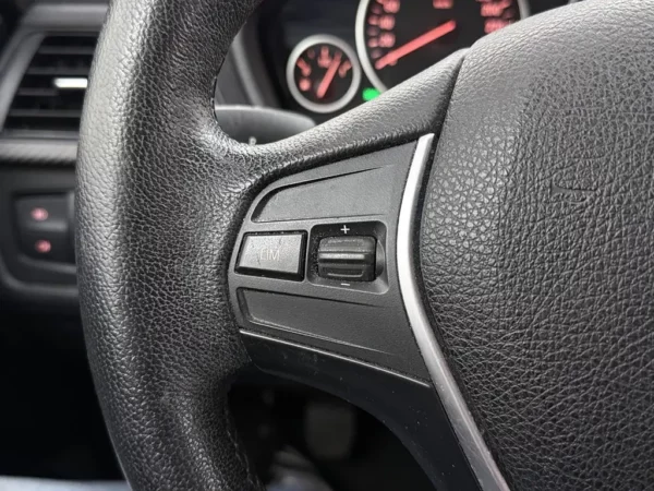 Photo 10 of 25 of WBA3G11020KN39153 BMW 3 Serie Touring 316i High Ex.