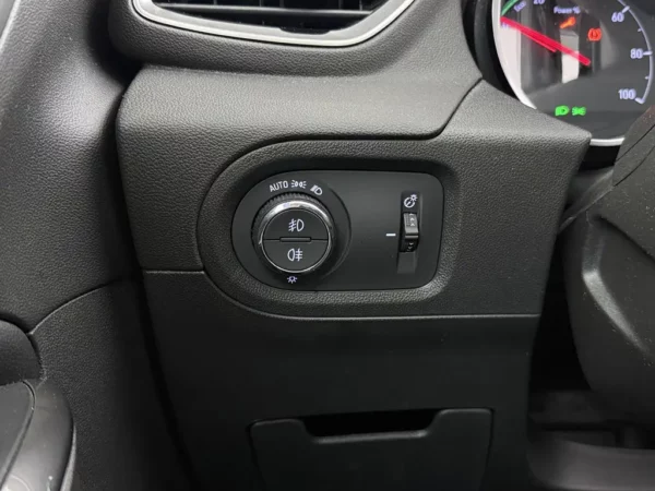 Photo 10 of 27 of W0VZ4DGZ8M6831889 Opel Grandland X 1.6 Turbo Hybrid Ultimate