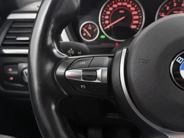 Photo 10 of 28 of WBA3G11050KN39504 BMW 3 Serie Touring 316i Executive M-Sport