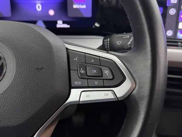 Photo 11 of 23 of WVWZZZCDZMW510352 Volkswagen Golf Variant 1.0 TSI Life LED