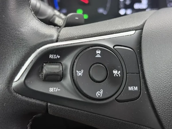 Opel Grandland X 1.6 Turbo Hybrid Innovation