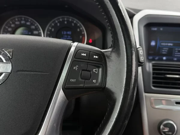 Photo 11 of 27 of YV1DZ445BB2183257 Volvo XC60 2.0T Kinetic