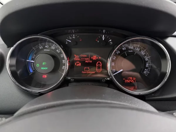 Peugeot 3008 2.0 HDi HYbrid4 99g