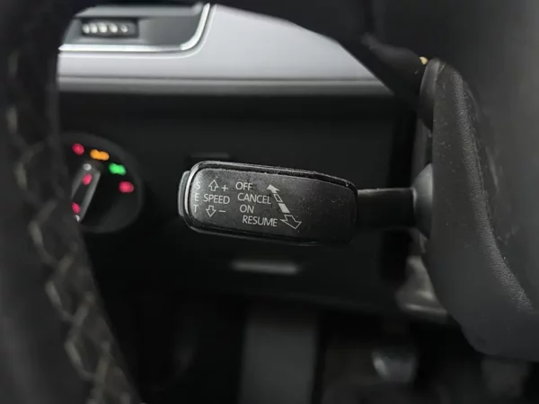 Photo 12 of 26 of VSSZZZ5FZJR065931 SEAT Leon 1.0 EcoTSI Style Business Intense
