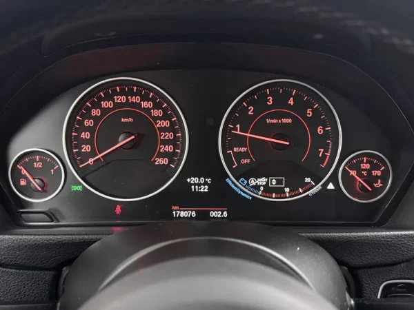 Photo 12 of 28 of WBA3G11050KN39504 BMW 3 Serie Touring 316i Executive M-Sport