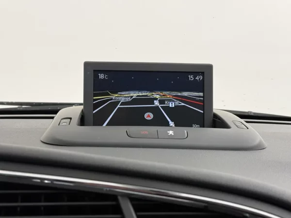 Peugeot 3008 2.0 HDi HYbrid4 99g