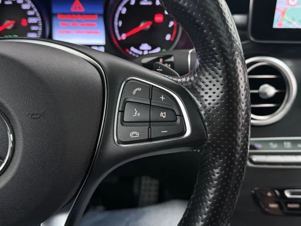 Photo 13 of 28 of WDC2539541F225842 Mercedes-Benz GLC 350e 4MATIC Ambition