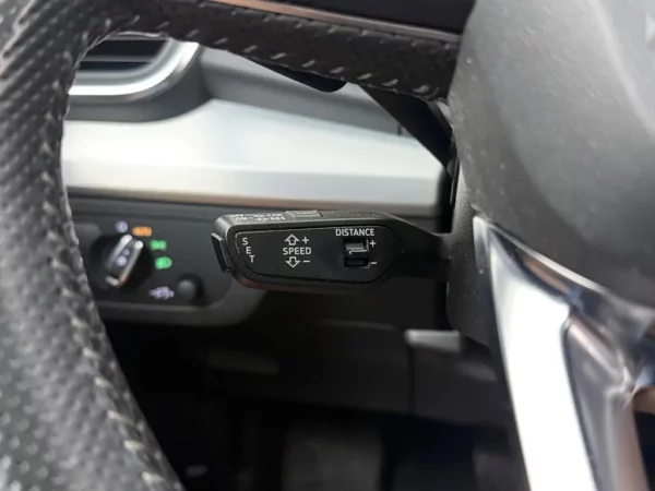 Photo 13 of 29 of WAUZZZFY9K2102559 Audi Q5 55 TFSI e Quattro Competition