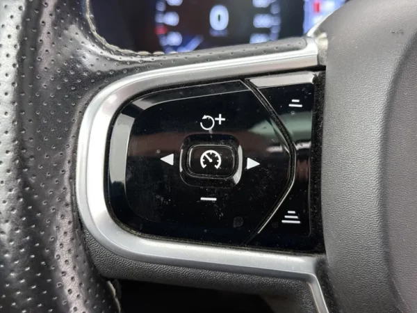 Photo 13 of 33 of YV1UZ68BCJ1017850 Volvo XC60 2.0 D5 AWD R-Design Polestar Engineered PANO