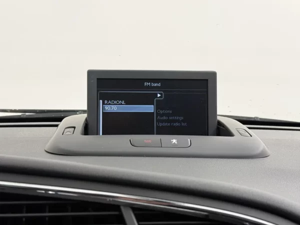 Peugeot 3008 2.0 HDi HYbrid4 99g