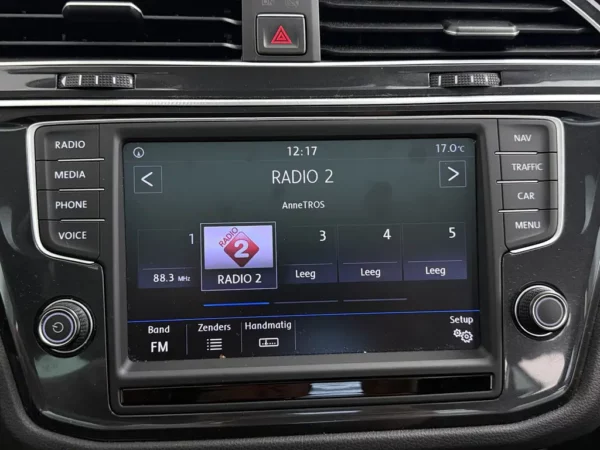 Photo 15 of 25 of WVGZZZ5NZHW892404 Volkswagen Tiguan 1.4 TSI Connected Series