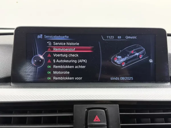 Photo 15 of 28 of WBA3G11050KN39504 BMW 3 Serie Touring 316i Executive M-Sport