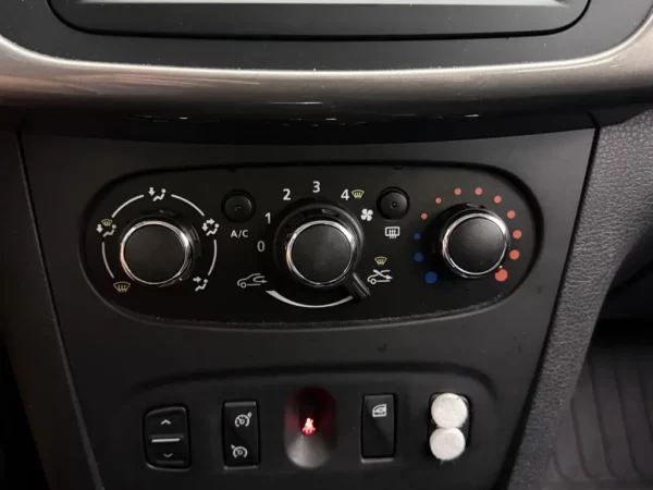 Photo 16 of 24 of UU17SDA1F55918277 Dacia Logan MCV 0.9 TCe Aut. Easy-R Prestige
