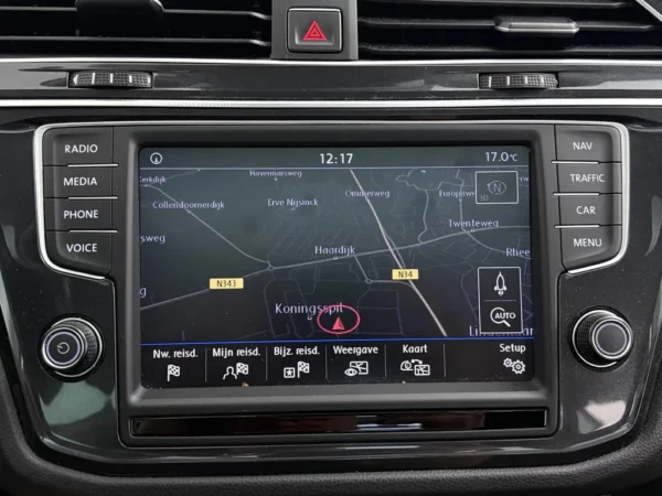 Photo 16 of 25 of WVGZZZ5NZHW892404 Volkswagen Tiguan 1.4 TSI Connected Series