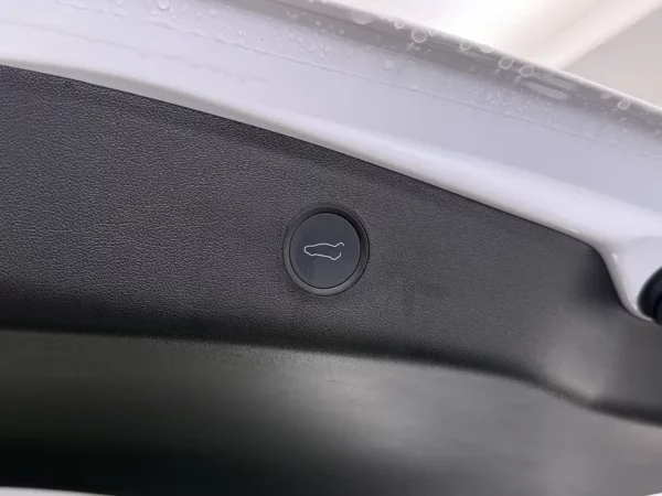 Photo 18 of 24 of LRW3E7FS5PC674103 Tesla Model 3 Standard RWD Plus 60