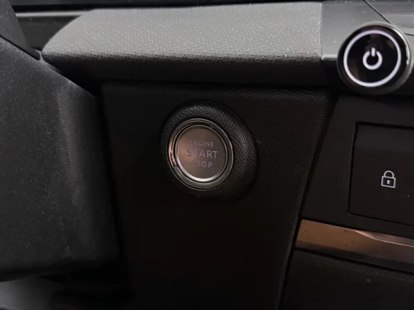 Photo 18 of 24 of VXKFRHNSLP1066137 Opel Astra Sports Tourer 1.2 Level 2 LED