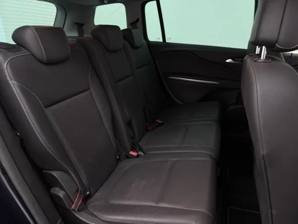 Photo 18 of 25 of W0VPD9E38K1066972 Opel Zafira 1.6 CDTI Blitz 7-SEATS