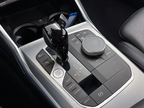 BMW 3 Serie Touring 318d Aut. Business Edition Plus LED